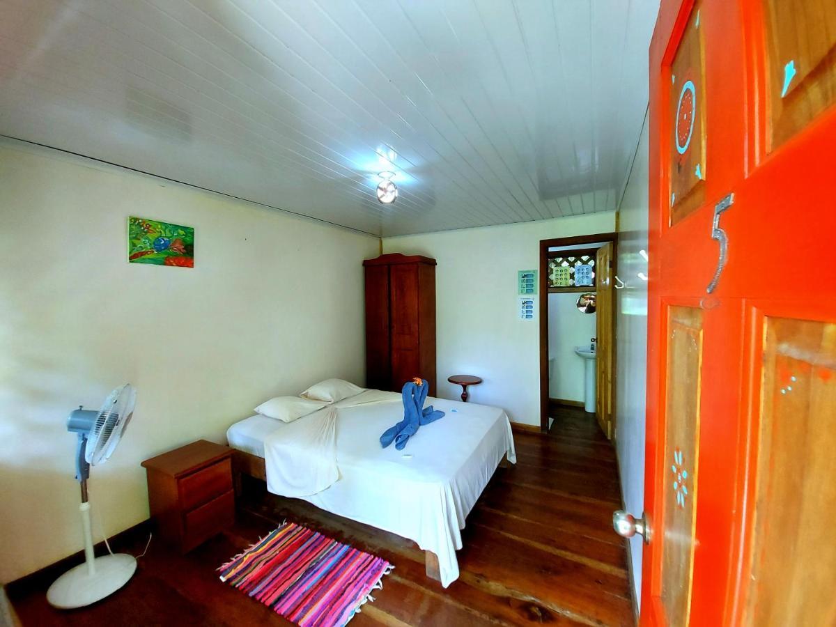 Cabinas Tortuguero Eksteriør billede